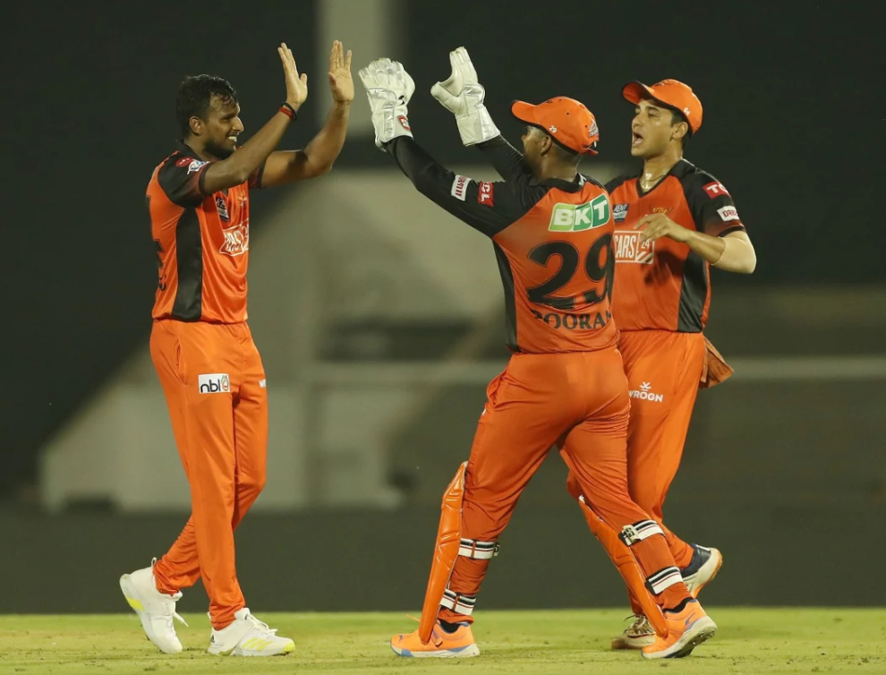 Royal Challengers Bangalore - 68/10 (16.1)